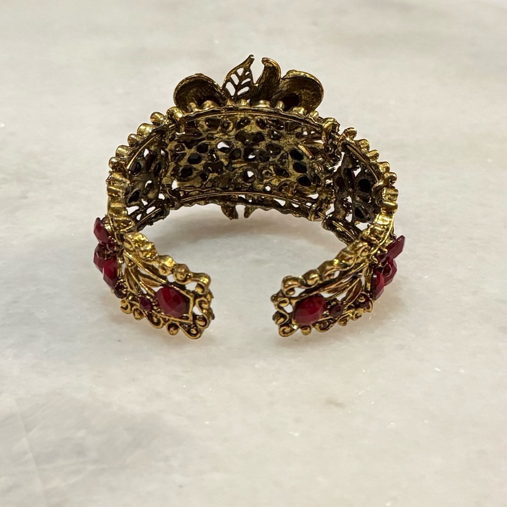 ✔️Victorian-style Red Crystal Floral Bronze Tone Flex Cuff - Picture 5 of 8